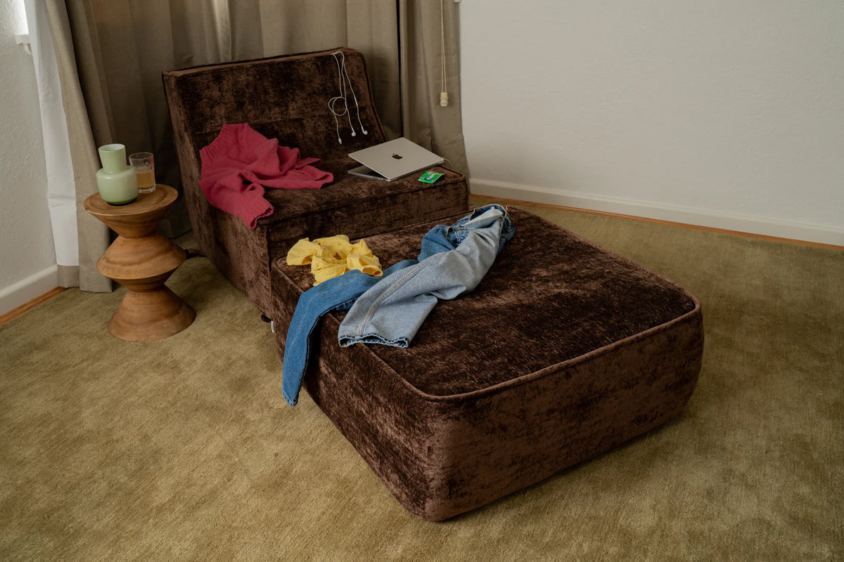 Ottoman Styling Ideas: 7 Ways to Make a Tootsi Earn Its Keep